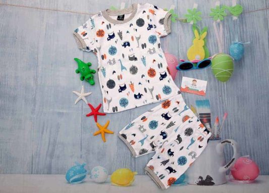 Bộ Bé Trai Xuất Dư Màu Trắng Hoạ Tiết Hình Thú