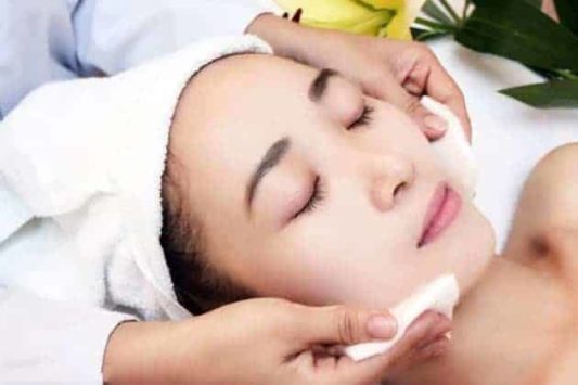 Chăm sóc da mặt sau sinh: