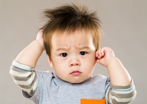 Trẻ bị đau đầu làm sao