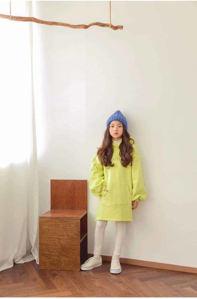 Quần bó mix cùng áo thun dáng dài