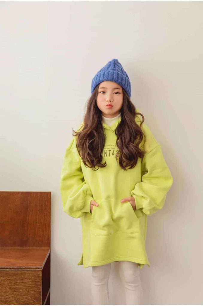 Quần bó mix cùng áo thun dáng dài