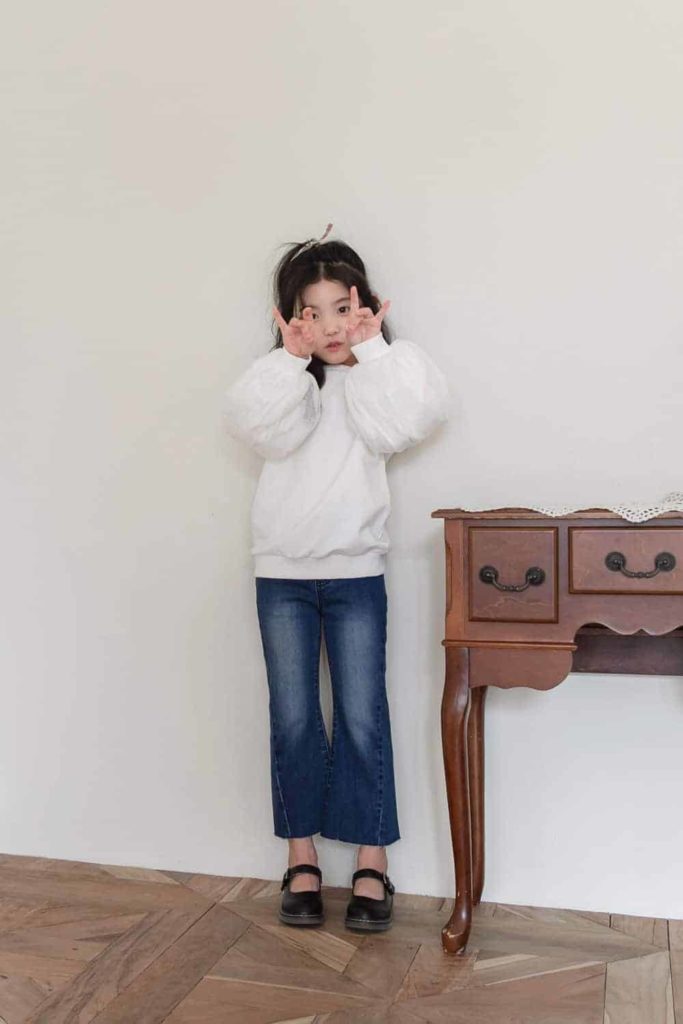 Cách bảo quản quần áo trẻ em màu trắng