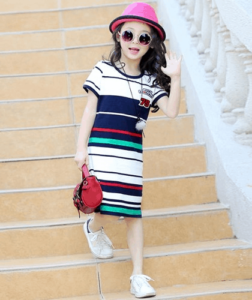 Đầm suông dáng kẻ