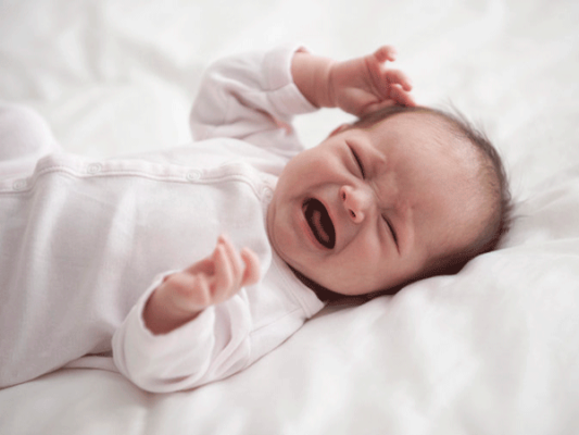 Trẻ sơ sinh đi ngoài có hạt