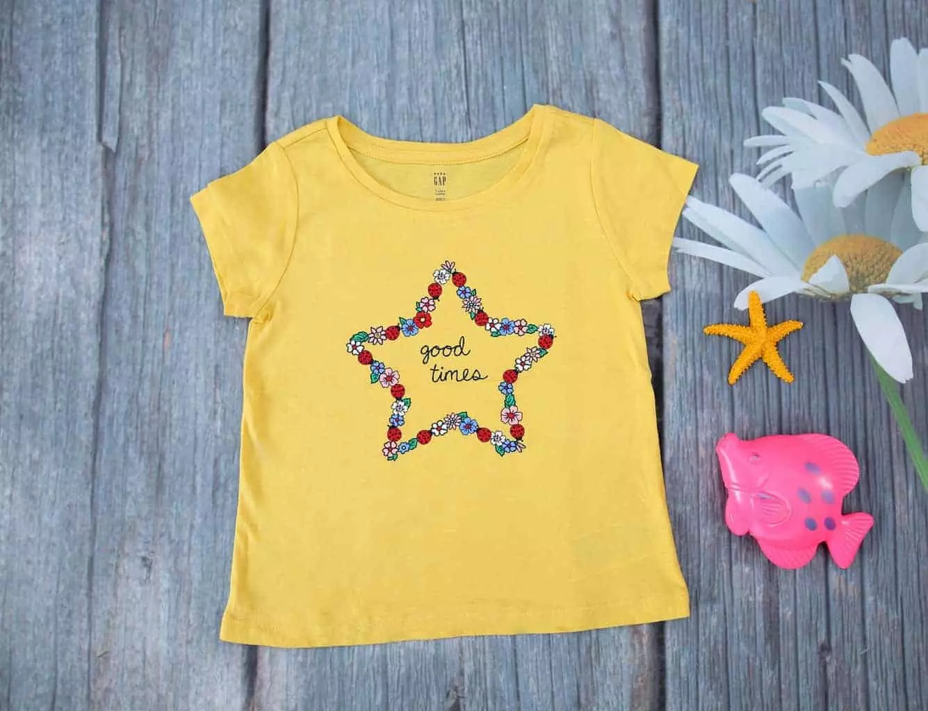 Áo thun bé gái 1 tuổi họa tiết ngôi sao